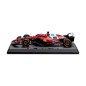 Bburago – RACE F1-es versenyautó Ferrari SF-25 .2025 sisakkal, 16 Charles Leclerc, 1:18
