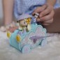 Tinyly - Jil s repülő autóval