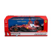 Bburago – RACE F1-es versenyautó Ferrari SF-25 .2025 sisakkal, 44 Lewis Hamilton, 1:18
